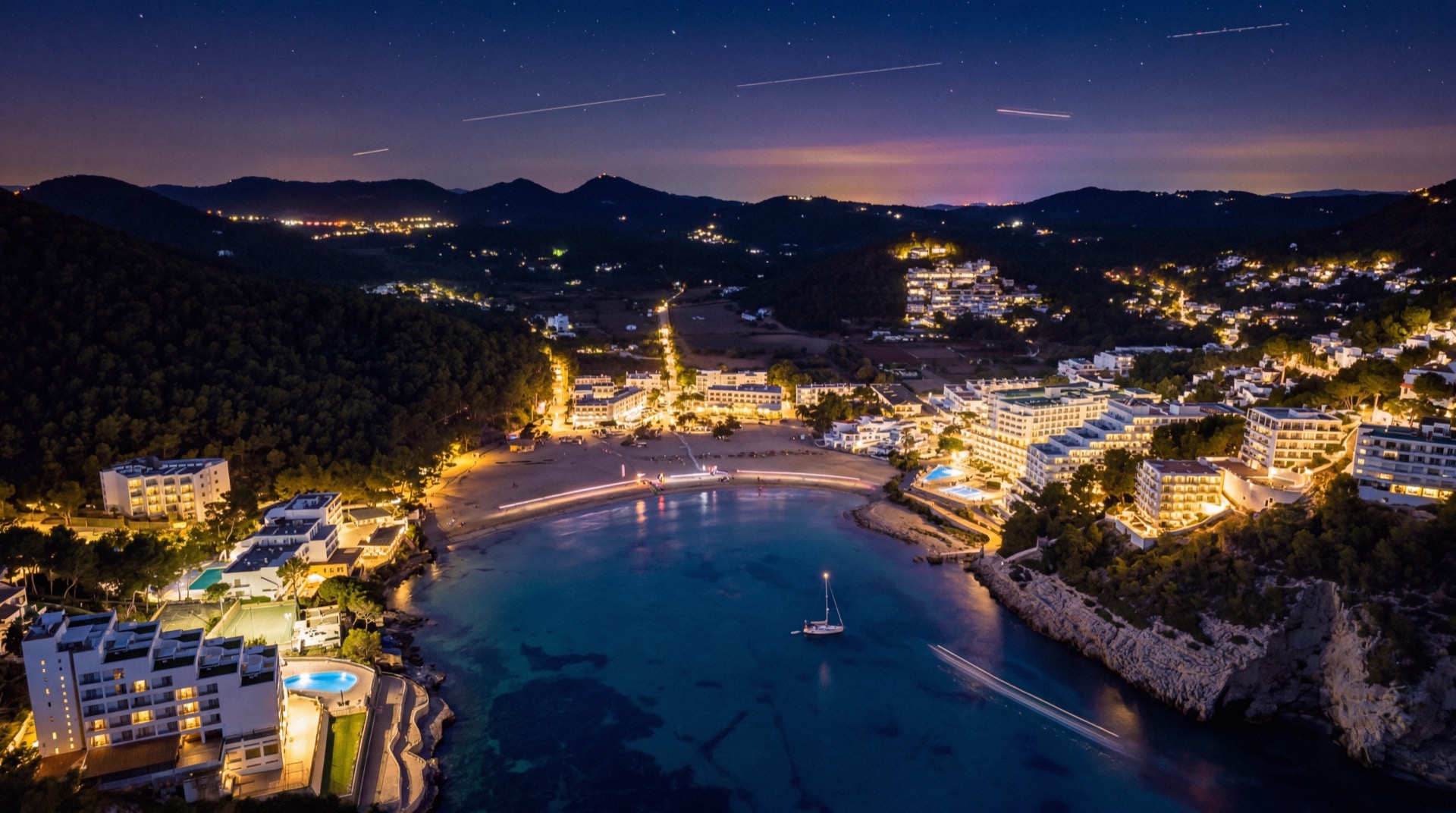 Cala Llonga Background